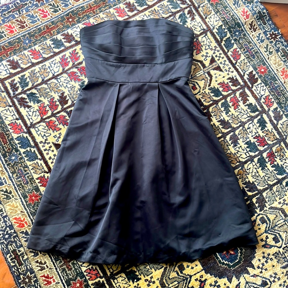 Black silky soft poly White House black market cocktail formal dress sz 6